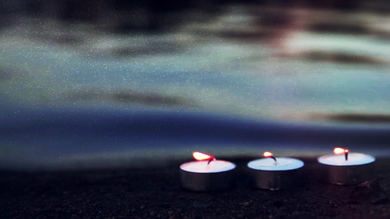seaside-candles-three-still